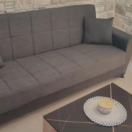 Mik & Lena Gasthof Paralia Dionisiou